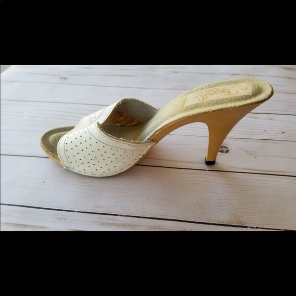 Rafaella Shoes - Italian open toe wooden heel shoes vintage